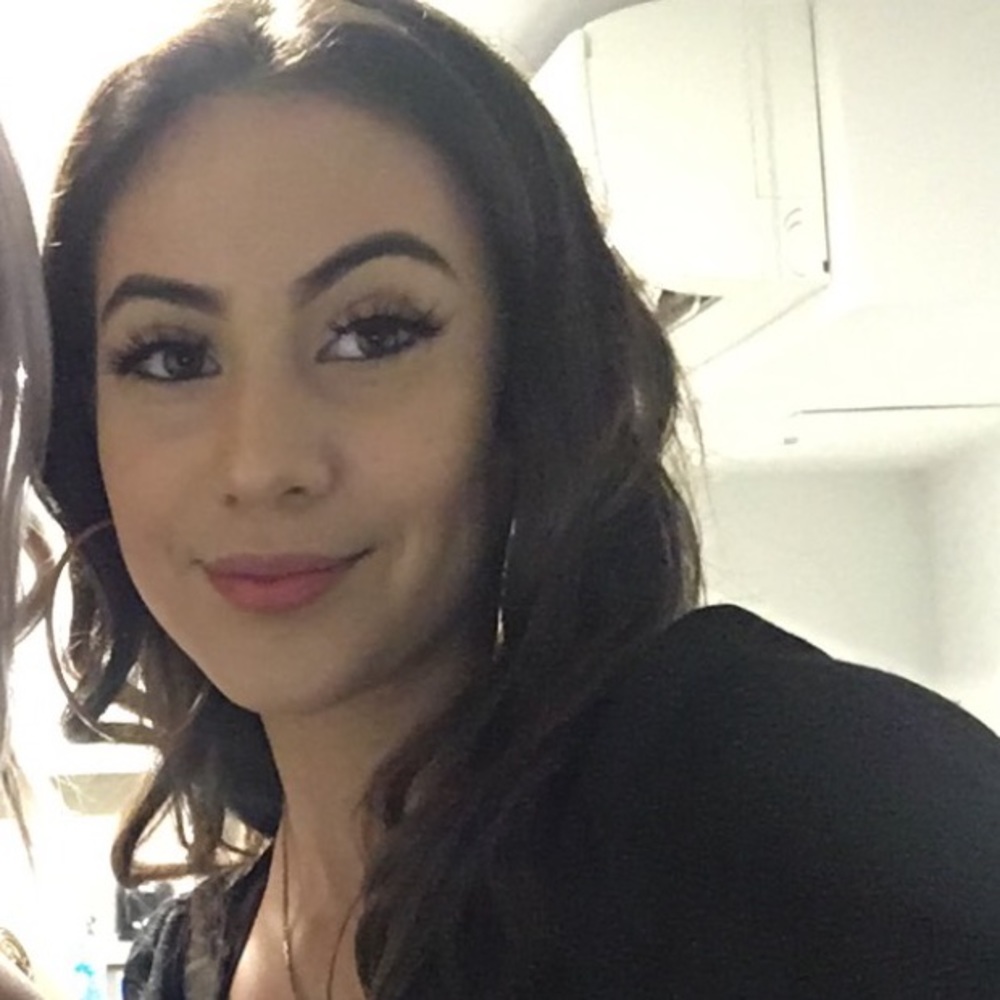 Meet your Posher, Alexandra